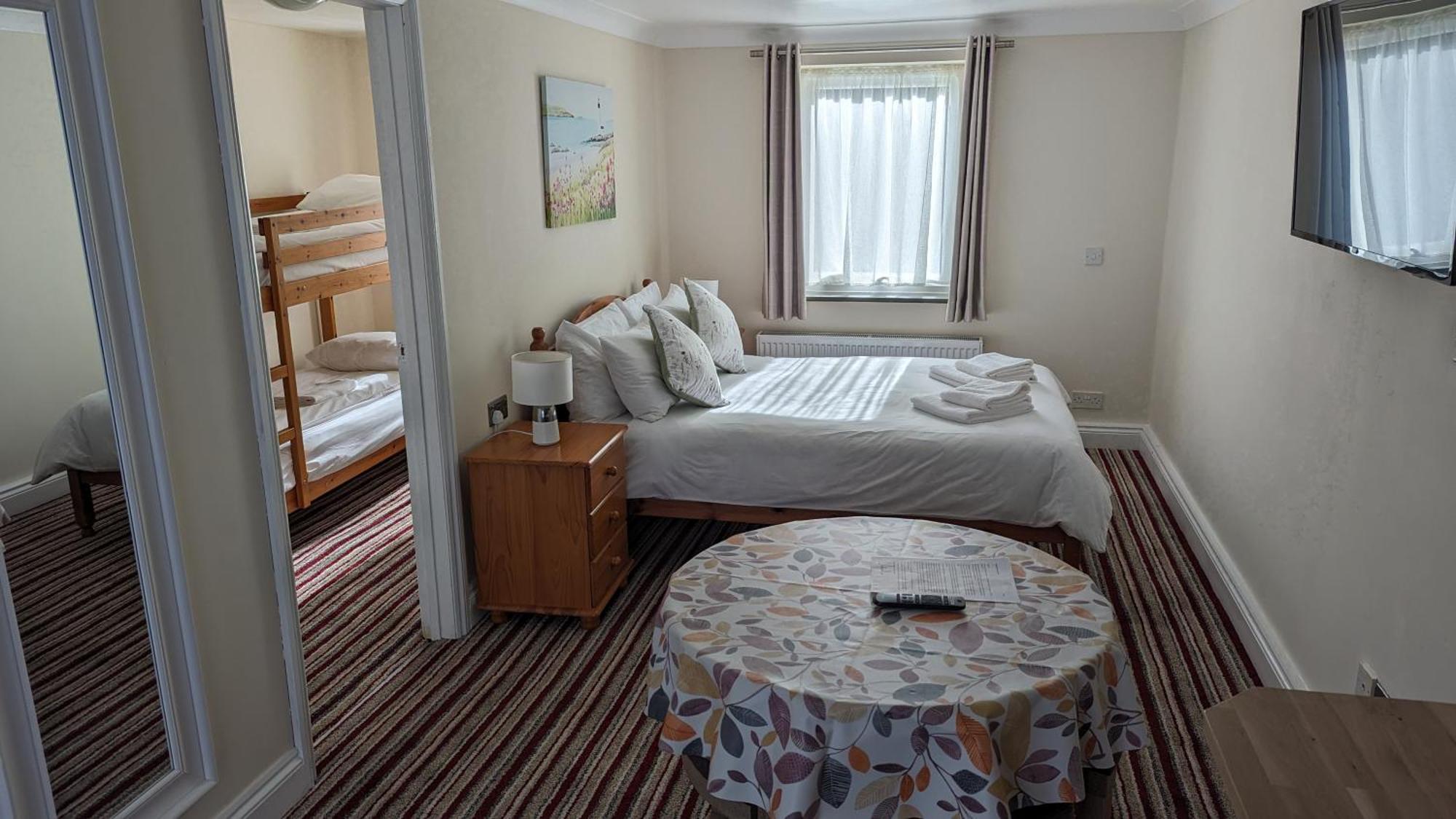 Ivybridge Guesthouse Fishguard Exteriör bild