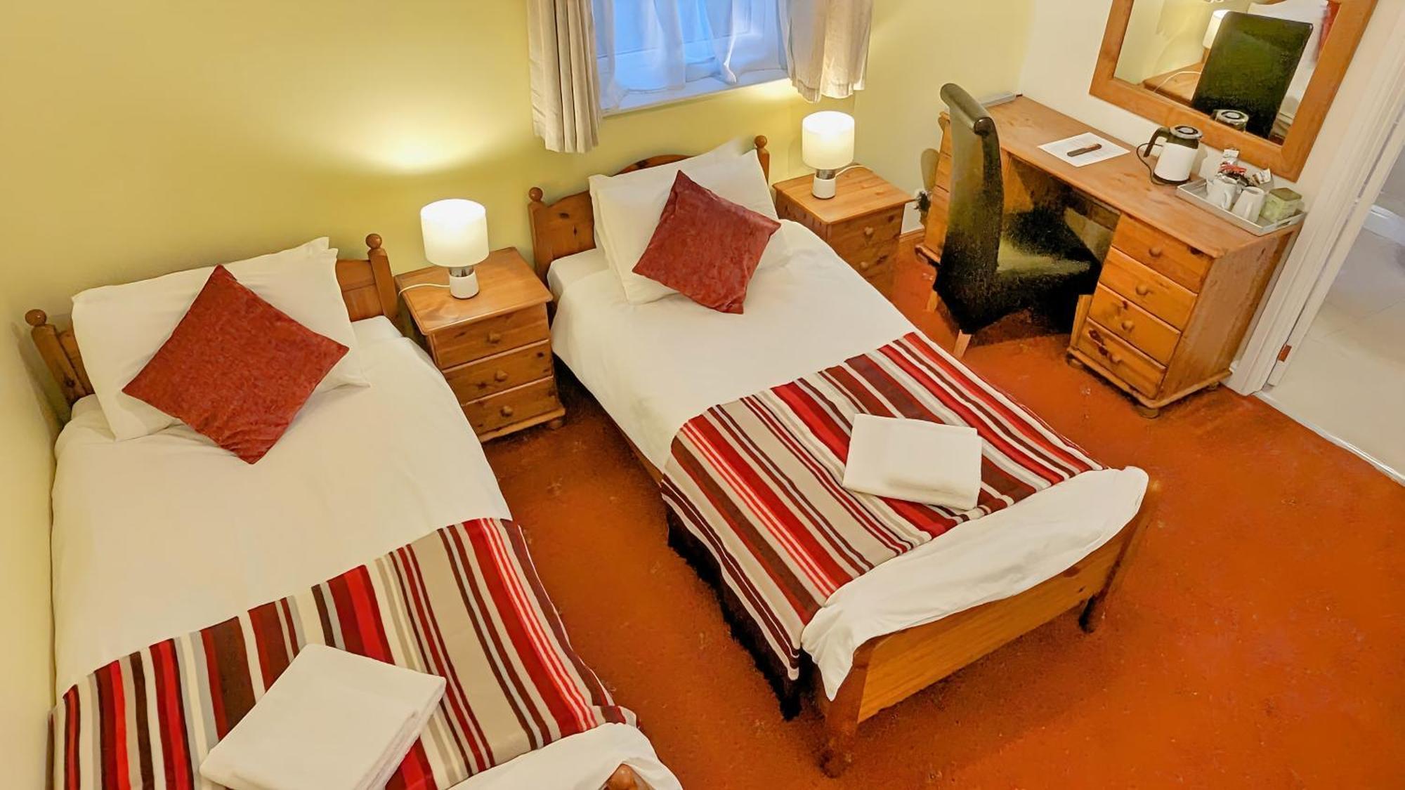 Ivybridge Guesthouse Fishguard Exteriör bild
