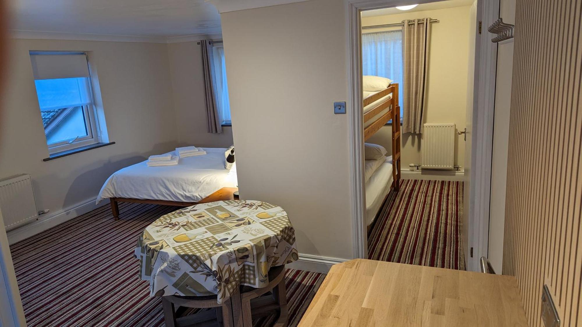 Ivybridge Guesthouse Fishguard Exteriör bild