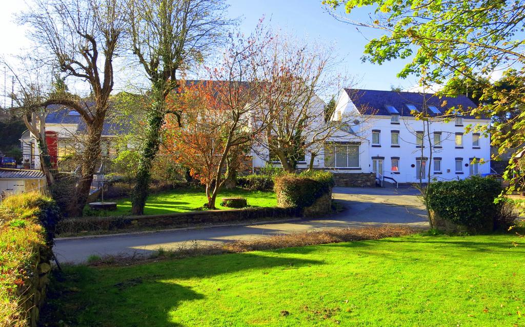 Ivybridge Guesthouse Fishguard Exteriör bild